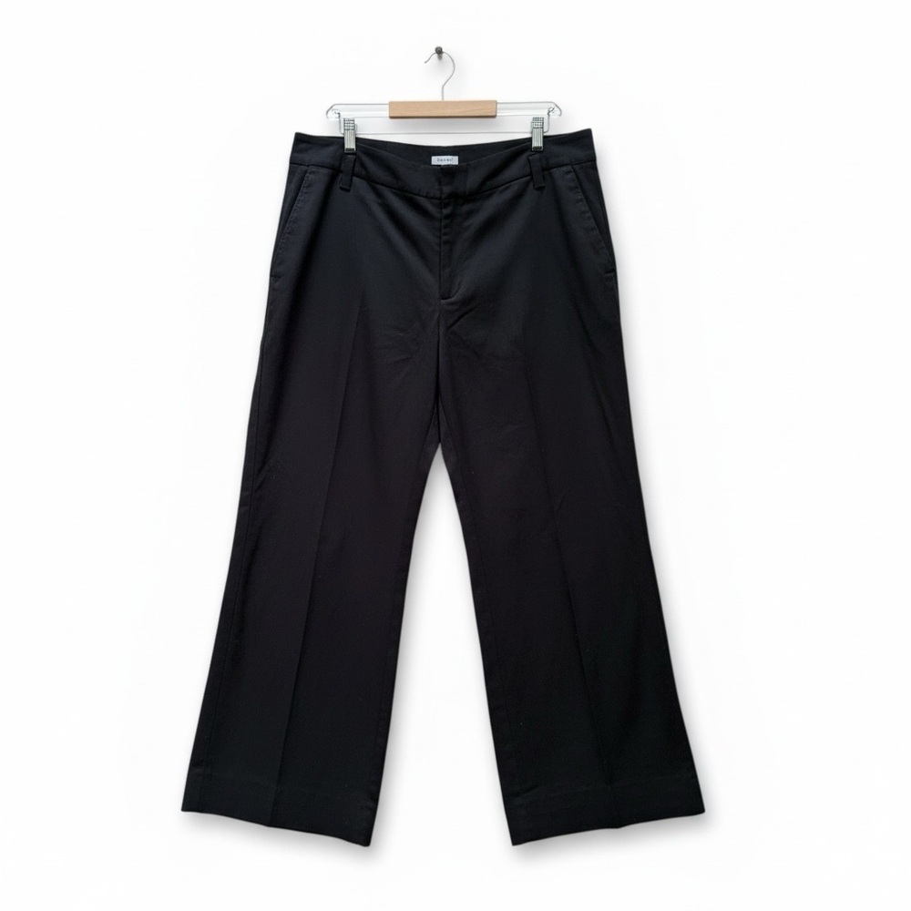 Women’s wide-legged classic black pants